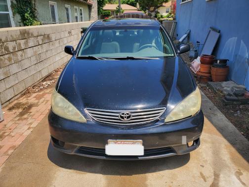 Photo 1 of 6 of 2005 Toyota Camry XLE V6