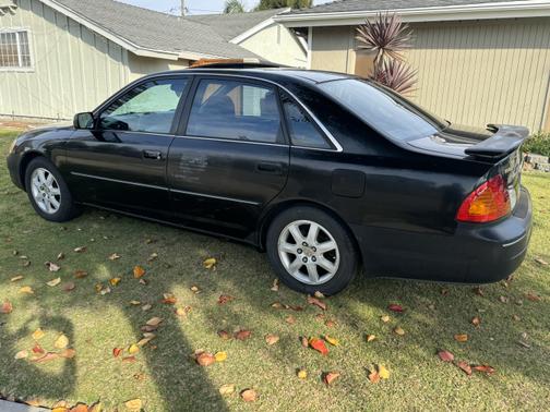 Photo 1 of 26 of 2000 Toyota Avalon XLS