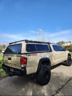 Photo 2 of 16 of 2017 Toyota Tacoma TRD Off Road