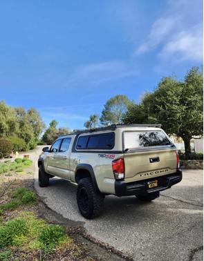 Photo 4 of 16 of 2017 Toyota Tacoma TRD Off Road