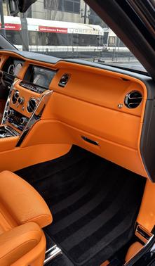 Photo 5 of 13 of 2022 Rolls-Royce Cullinan Base