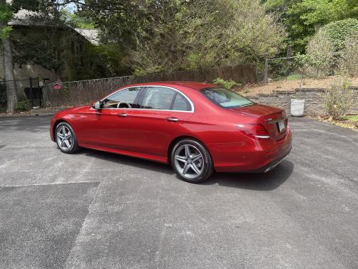 Photo 3 of 30 of 2017 Mercedes-Benz E-Class E 300 4MATIC