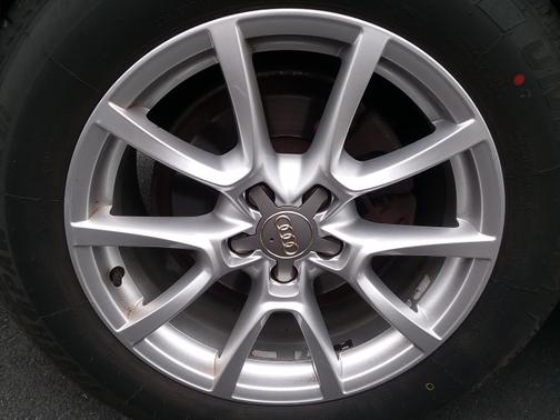 Photo 4 of 11 of 2012 Audi Q5 2.0T Premium