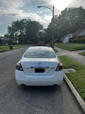 Photo 4 of 6 of 2010 Nissan Altima 2.5 SL