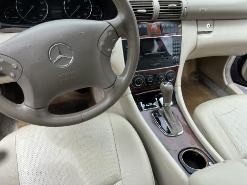 Photo 5 of 5 of 2006 Mercedes-Benz C-Class C 350