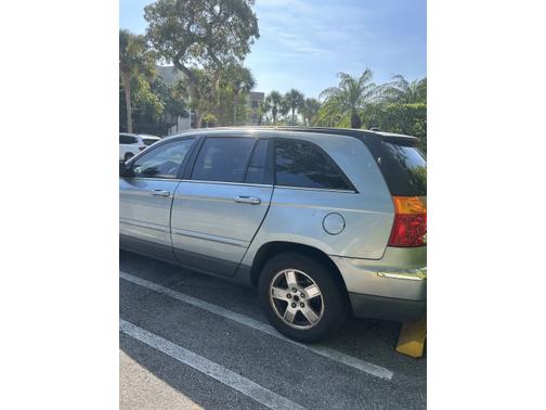 Photo 2 of 4 of 2005 Chrysler Pacifica Touring