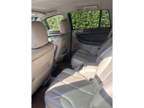 Photo 3 of 4 of 2005 Chrysler Pacifica Touring