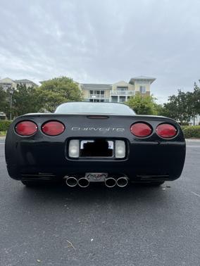 Photo 4 of 12 of 1997 Chevrolet Corvette Base