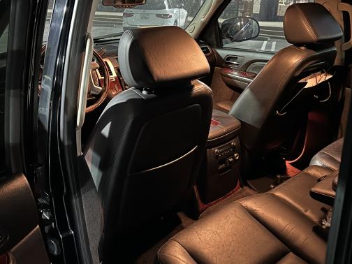 Photo 5 of 5 of 2007 Cadillac Escalade EXT Base