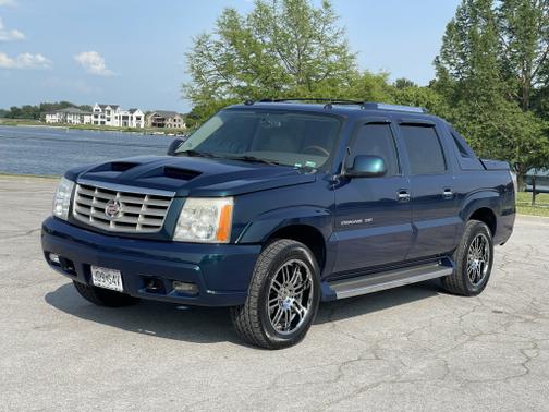 Photo 1 of 20 of 2005 Cadillac Escalade EXT Base
