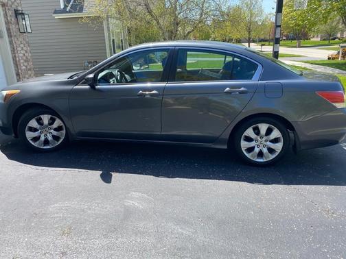 Photo 1 of 9 of 2010 Honda Accord EX