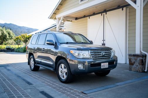 Photo 1 of 15 of 2015 Toyota Land Cruiser Base