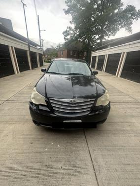 Photo 2 of 2 of 2010 Chrysler Sebring Touring