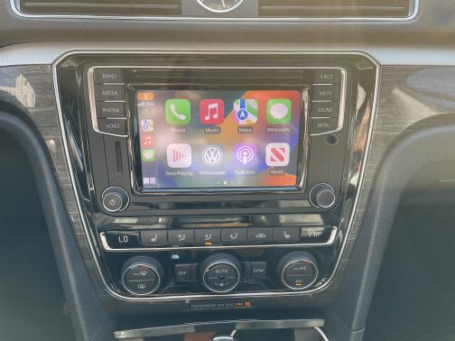 Photo 4 of 7 of 2016 Volkswagen Passat 1.8T SE
