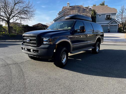 Photo 1 of 12 of 2002 Ford Excursion Limited