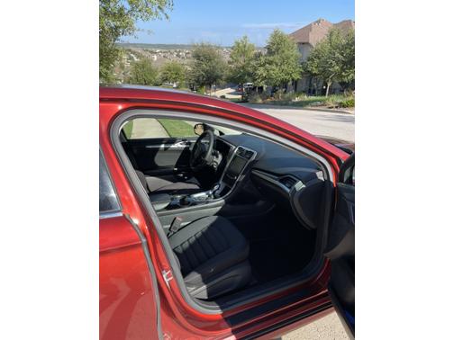 Photo 5 of 17 of 2014 Ford Fusion Hybrid SE