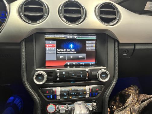 Photo 2 of 16 of 2015 Ford Mustang GT Premium