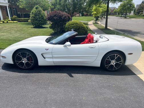 Photo 1 of 30 of 2004 Chevrolet Corvette Base