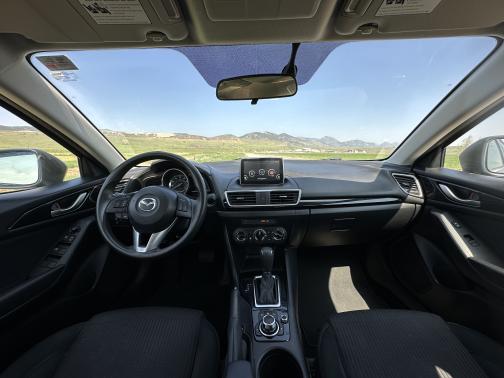 Photo 2 of 26 of 2016 Mazda Mazda3 i Sport