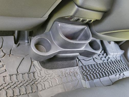 Photo 4 of 27 of 2011 Jeep Wrangler Unlimited Sport