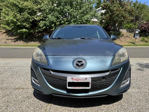 Photo 2 of 10 of 2010 Mazda Mazda3 s Grand Touring