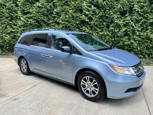 Photo 1 of 30 of 2013 Honda Odyssey EX-L