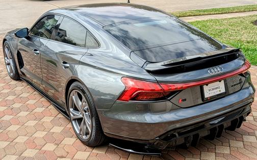 Photo 1 of 3 of 2022 Audi e-tron GT Premium Plus