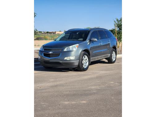 Photo 1 of 13 of 2011 Chevrolet Traverse LT
