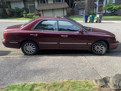 Photo 1 of 3 of 2005 Hyundai XG350 L