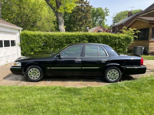 Photo 4 of 20 of 2006 Mercury Grand Marquis GS