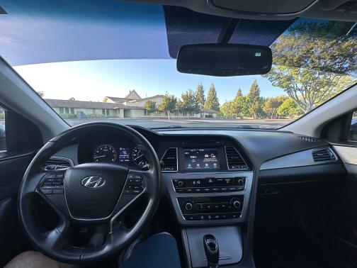 Photo 5 of 9 of 2017 Hyundai Sonata Sport