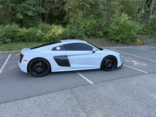 Photo 3 of 29 of 2017 Audi R8 5.2 V10
