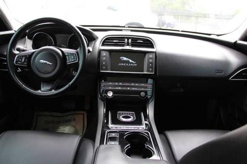 Photo 2 of 2 of 2017 Jaguar XE 35t Premium