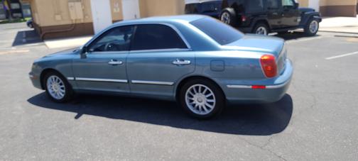 Photo 4 of 8 of 2005 Hyundai XG350 L