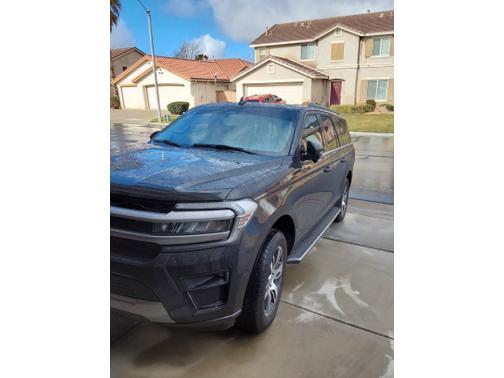 Photo 2 of 3 of 2022 Ford Expedition Max XLT