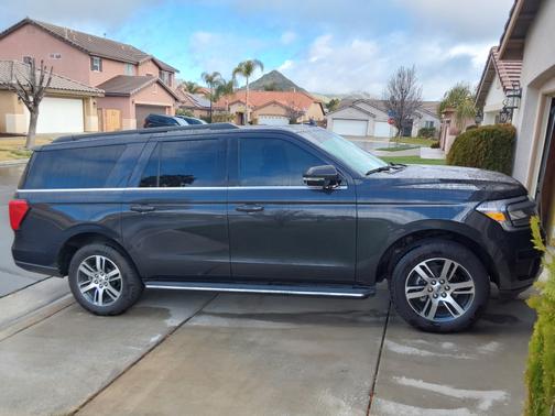 Photo 1 of 3 of 2022 Ford Expedition Max XLT