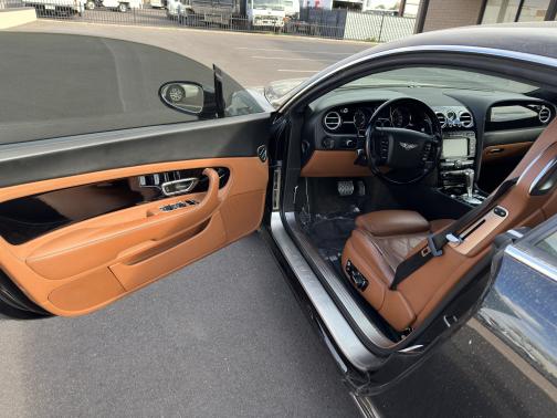 Photo 3 of 8 of 2007 Bentley Continental GT Base