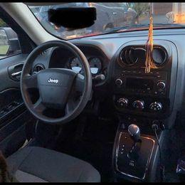 Photo 5 of 7 of 2010 Jeep Patriot Sport