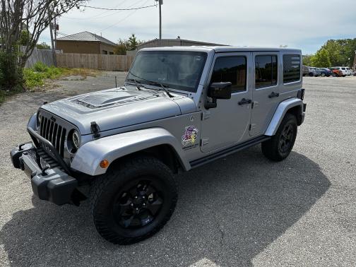 Photo 1 of 6 of 2015 Jeep Wrangler Unlimited Altitude
