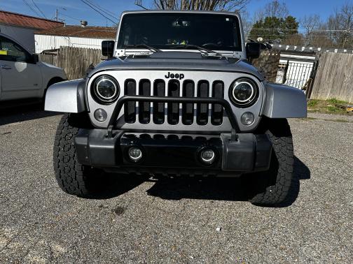Photo 5 of 6 of 2015 Jeep Wrangler Unlimited Altitude