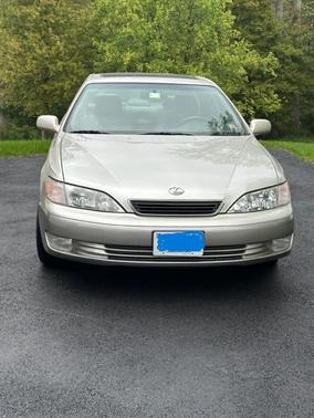 Photo 1 of 7 of 1998 Lexus ES 300 Base