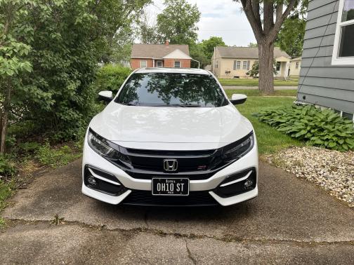 Photo 2 of 10 of 2020 Honda Civic Si Base