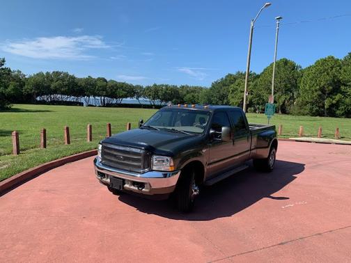 Photo 1 of 13 of 2004 Ford F-350 Lariat Crew Cab Super Duty