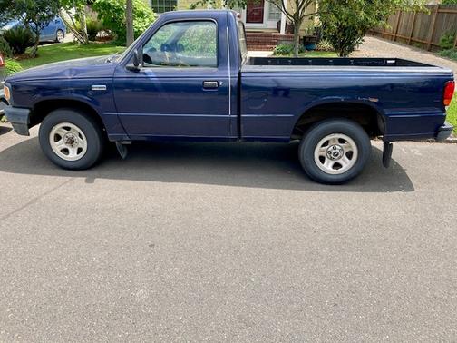 Photo 2 of 2 of 1996 Mazda B2300 SE
