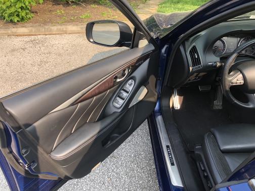 Photo 5 of 16 of 2017 INFINITI Q50 3.0t Red Sport 400