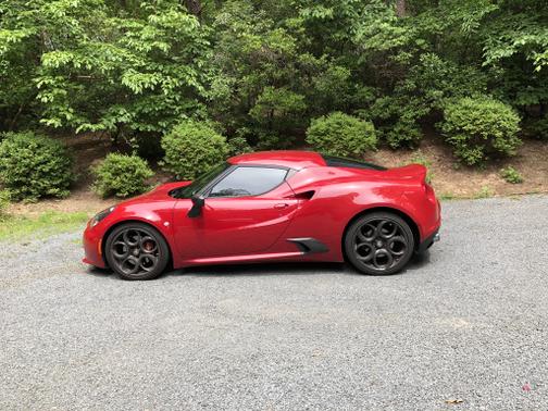 Photo 1 of 19 of 2015 Alfa Romeo 4C Base