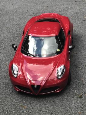 Photo 4 of 19 of 2015 Alfa Romeo 4C Base