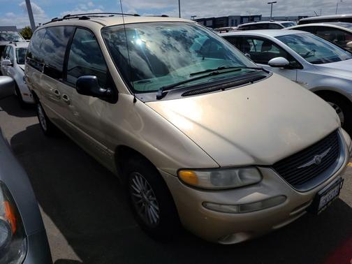 Photo 1 of 7 of 1999 Chrysler Town & Country LX