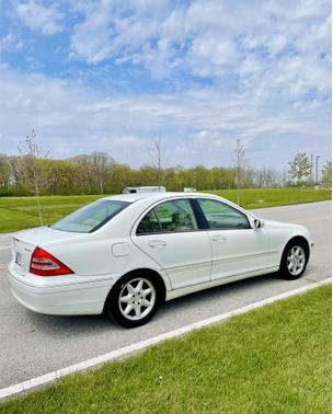Photo 3 of 11 of 2003 Mercedes-Benz C-Class C240 4MATIC
