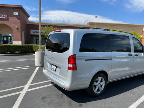 Photo 2 of 18 of 2016 Mercedes-Benz Metris Base